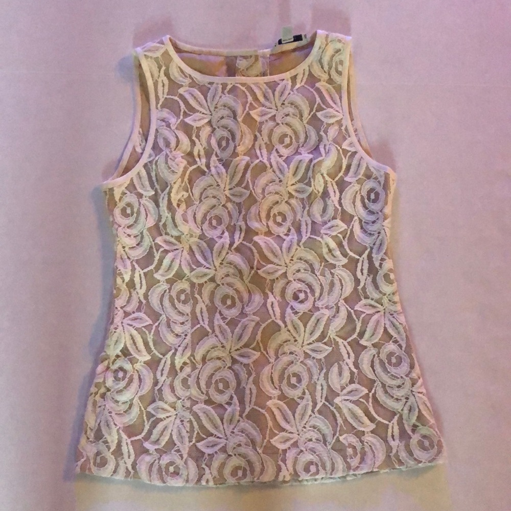 Banana Republic Sleeveless Lace Top